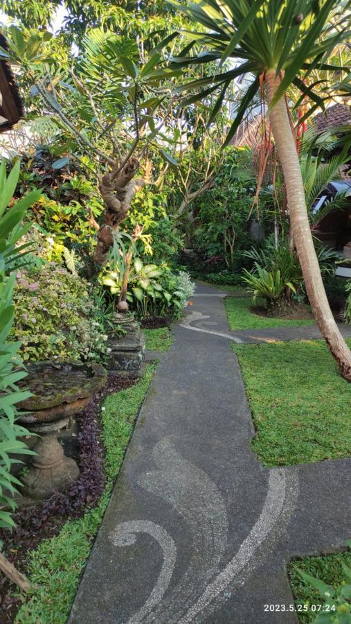 Yoga Homestay Ubud Екстер'єр фото