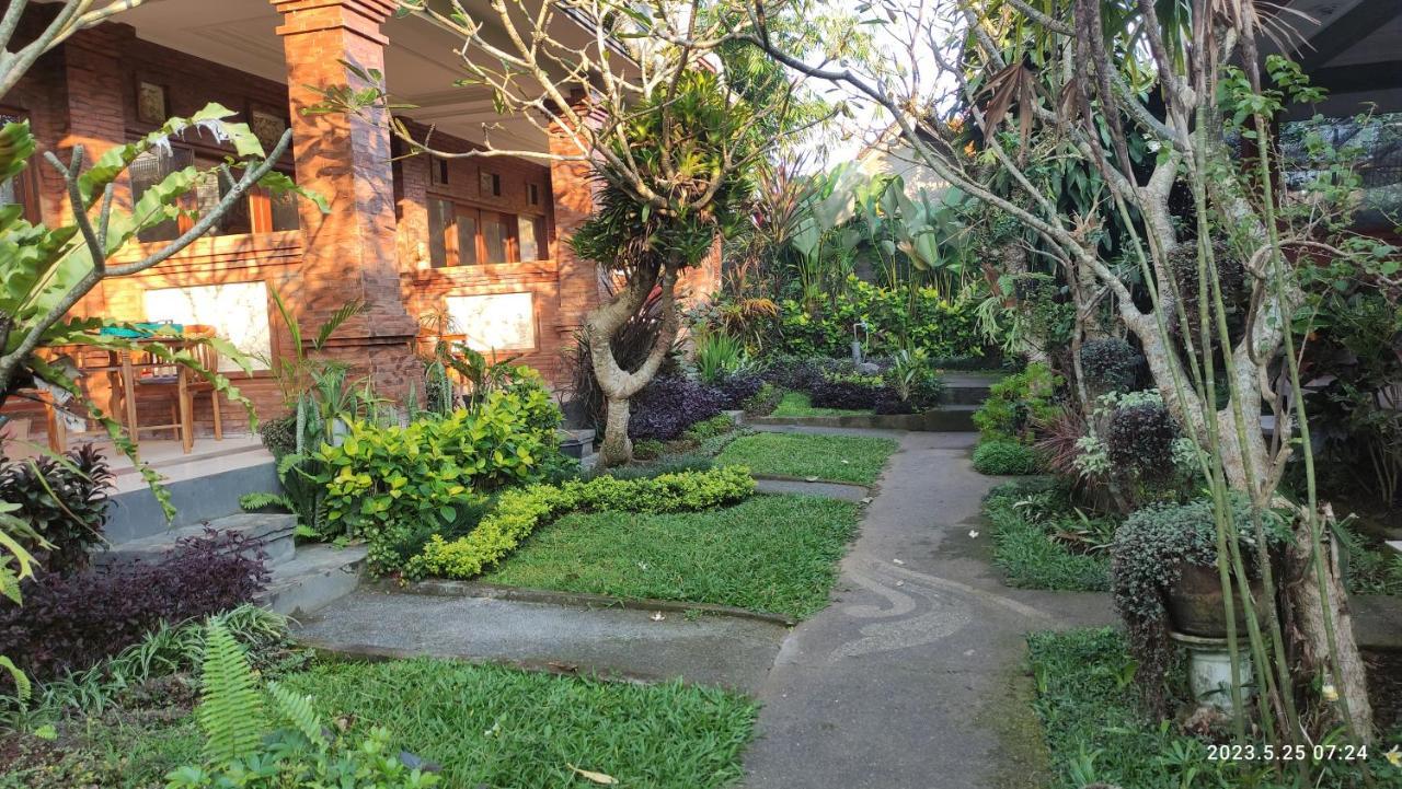 Yoga Homestay Ubud Екстер'єр фото